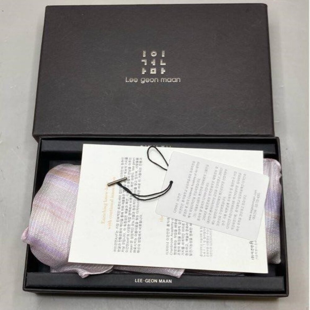 NWT  LEE GEON MAAN PASTEL COLORED 100% Silk Scarf with Box